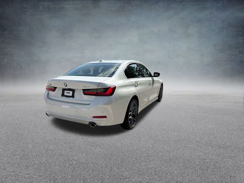 Certified 2025 BMW 330i xDrive Sedan w/ Convenience Package AWD/4WD image 9
