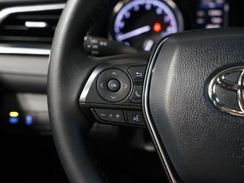 Used 2018 Toyota Camry SE w/ Convenience Package FWD image 14