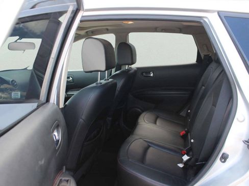 Used 2011 Nissan Rogue SV w/ SL Pkg FWD image 7