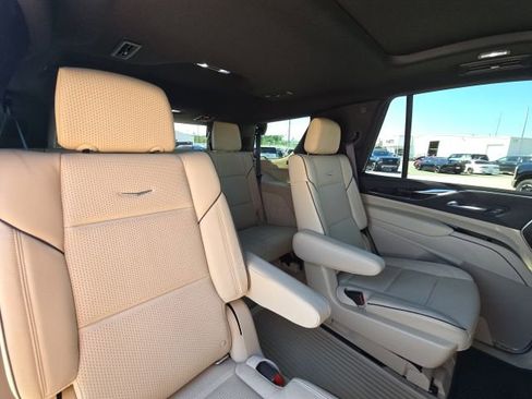 Used 2021 Cadillac Escalade Premium Luxury w/ Driver Assist Tech Package AWD/4WD image 16