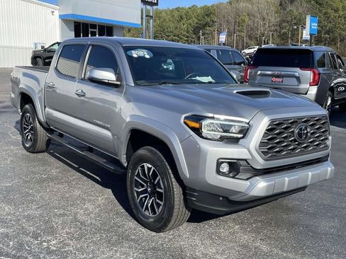 Used 2023 Toyota Tacoma TRD Sport w/ Technology Package image 6