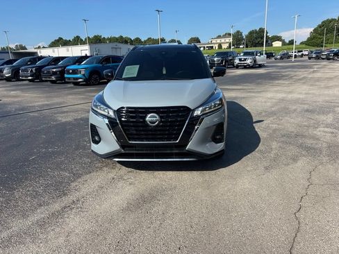 Used 2021 Nissan Kicks SR w/ SR Premium Package FWD image 8