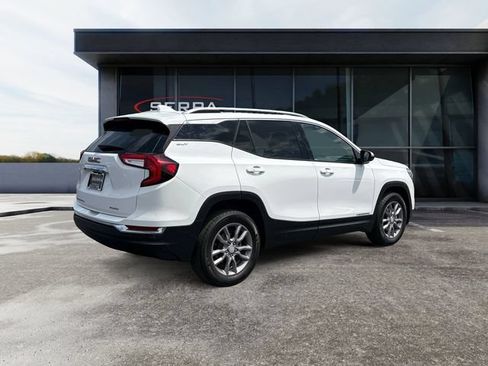 Used 2024 GMC Terrain SLT AWD/4WD image 5