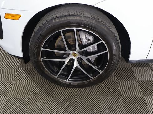Used 2023 Porsche Macan AWD/4WD image 20