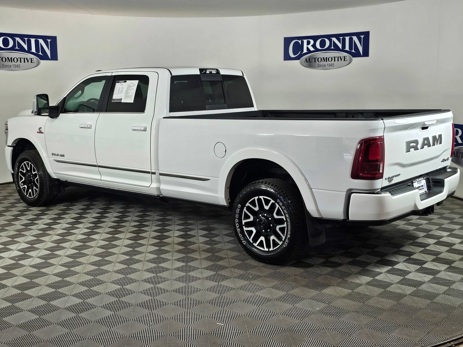 Used 2025 RAM 3500 Limited AWD/4WD image 37