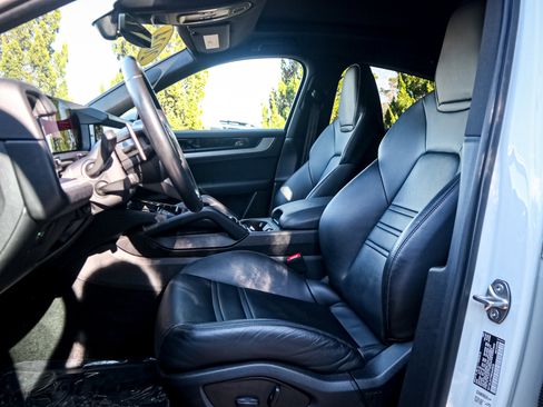 Used 2024 Porsche Cayenne S image 16