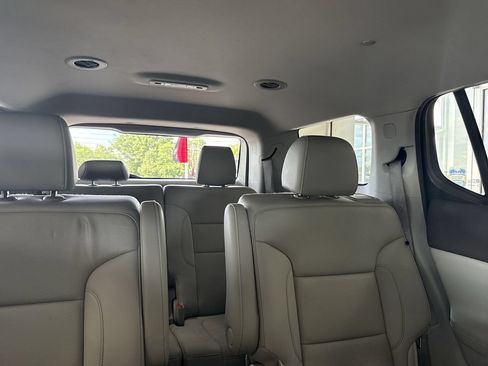 Certified 2022 GMC Acadia SLT FWD image 32