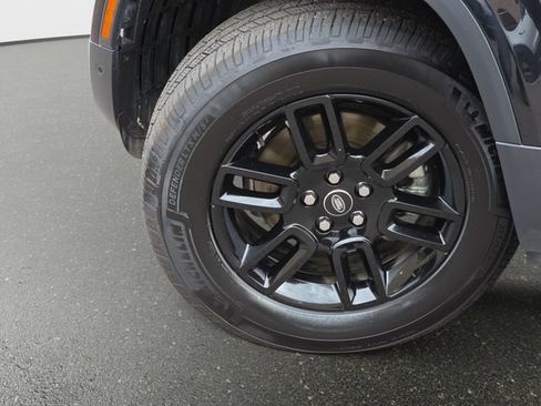 Certified 2025 Land Rover Defender 110 S AWD/4WD image 33