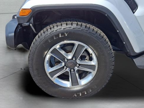 Used 2023 Jeep Wrangler Unlimited Sahara AWD/4WD image 28