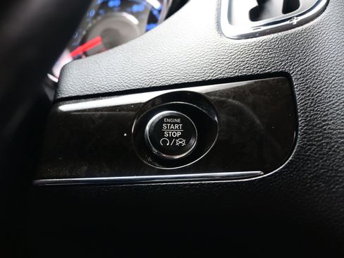 Used 2012 Chrysler Town & Country Touring-L w/ Entertainment Group #2 FWD image 23