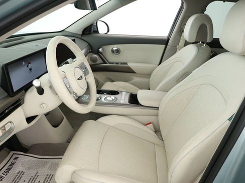 Used 2025 Genesis GV60 Advanced image 18