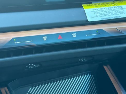 Used 2025 BMW X3 xDrive30i w/ Premium Package image 26