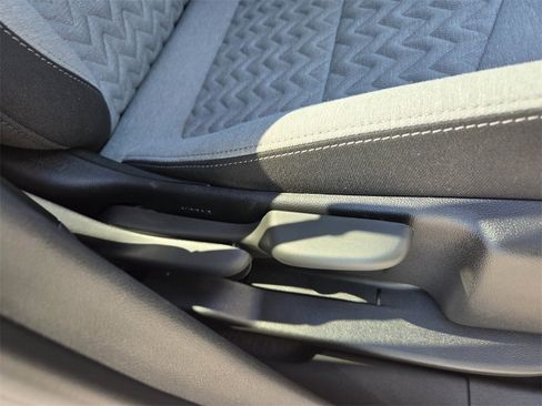 Certified 2024 Chevrolet Equinox LS w/ LS Convenience Package image 16