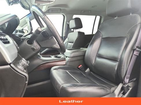 Used 2017 GMC Yukon XL SLT image 11