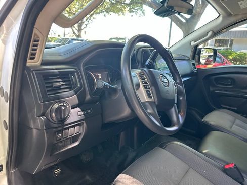 Used 2021 Nissan Titan S RWD image 12