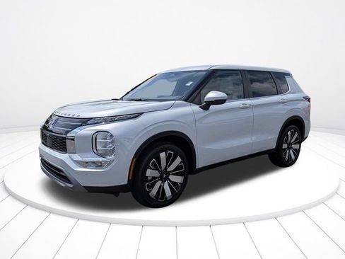 New 2026 Mitsubishi Outlander SE FWD image 7