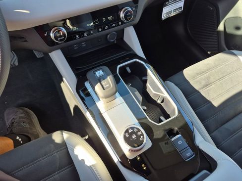 New 2026 Mitsubishi Outlander SE image 55