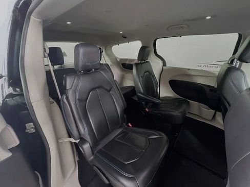 Used 2021 Chrysler Pacifica Touring-L w/ Premium & Safety Sphere Group FWD image 29