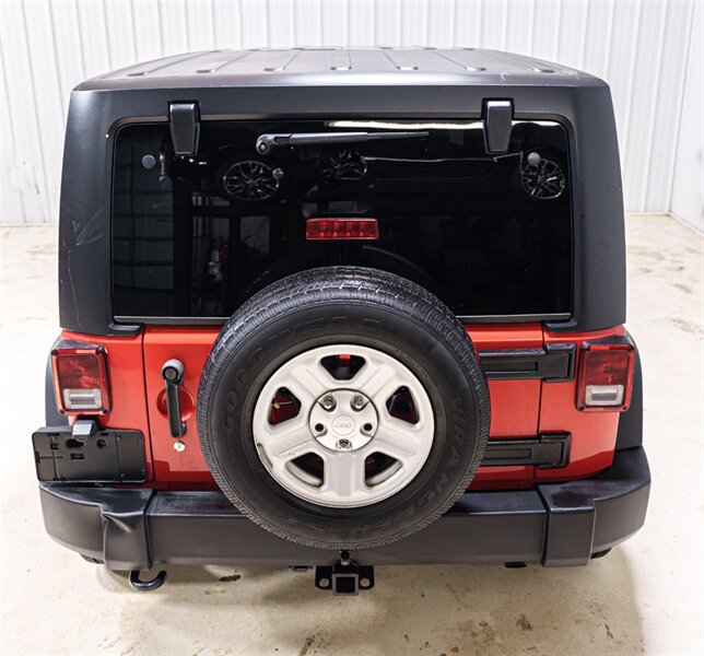 Used 2015 Jeep Wrangler Unlimited Sport w/ Connectivity Group AWD/4WD image 7
