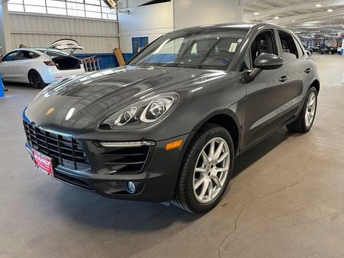 Used 2017 Porsche Macan AWD/4WD image 7