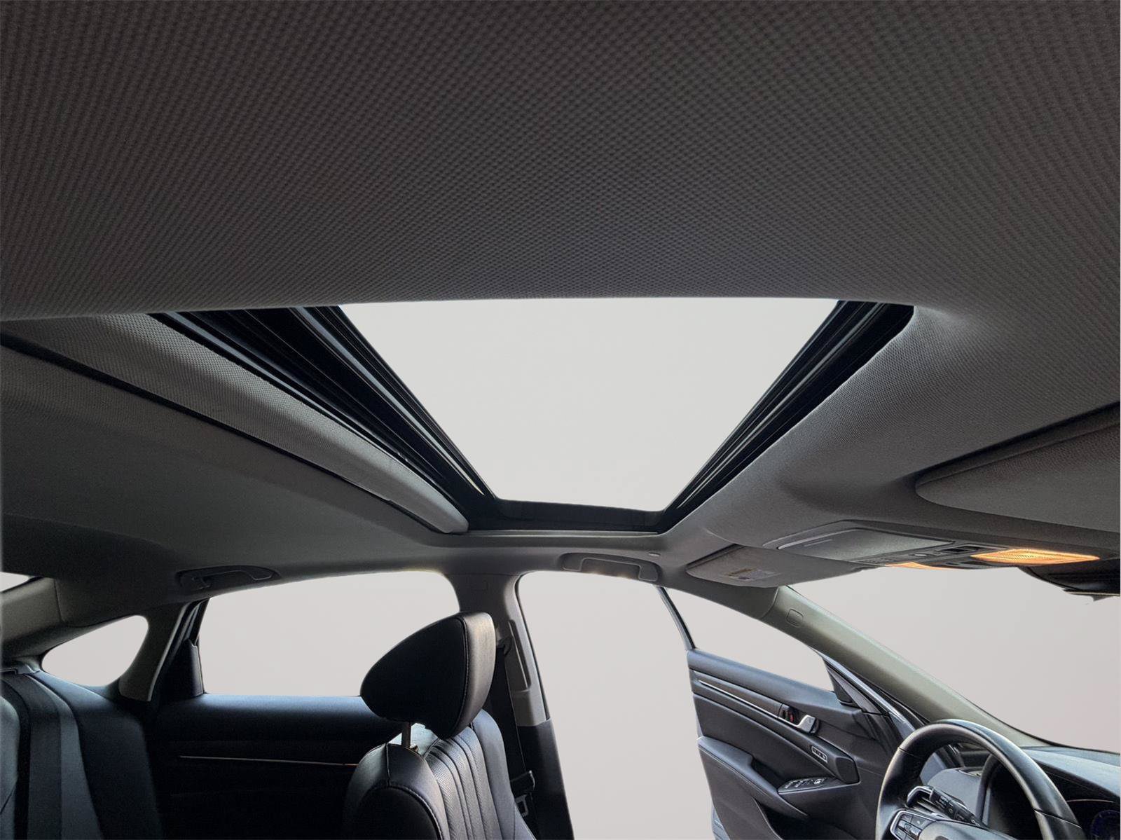 Used 2022 Honda Accord Touring image 36