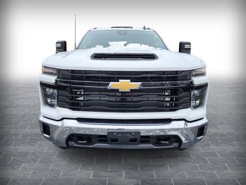 Used 2024 Chevrolet Silverado 3500 W/T image 2