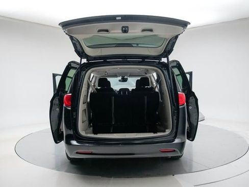 Used 2023 Chrysler Voyager LX FWD image 20