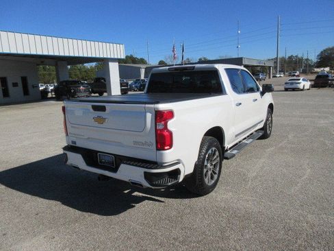 Used 2022 Chevrolet Silverado 1500 High Country w/ Technology Package image 5