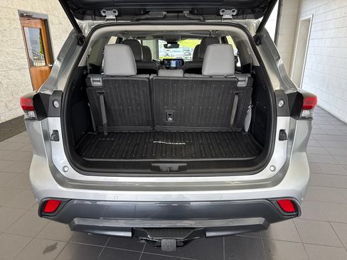 Used 2021 Toyota Highlander Limited AWD/4WD image 10
