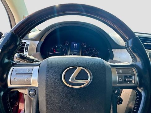 Used 2017 Lexus GX 460 image 11