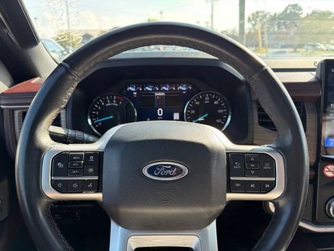 Used 2024 Ford Expedition Limited AWD/4WD image 14