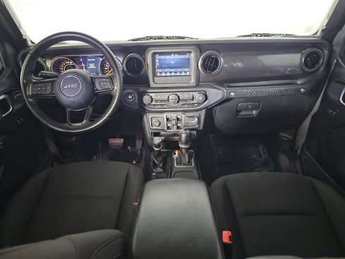Used 2019 Jeep Wrangler Unlimited Sport AWD/4WD image 9