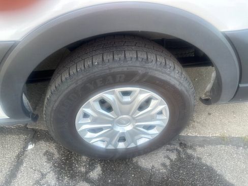 Used 2021 Ford Transit 350 XLT image 36