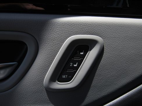 New 2025 Honda Pilot Touring image 24