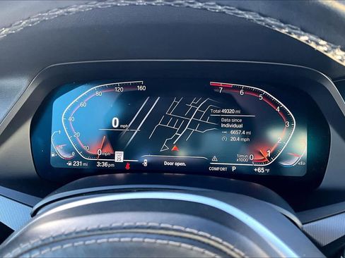 Used 2022 BMW X6 xDrive40i w/ M Sport Package image 25