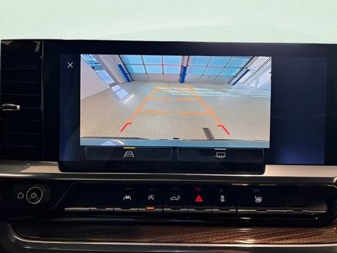 Used 2024 Chevrolet Silverado 1500 LT image 24