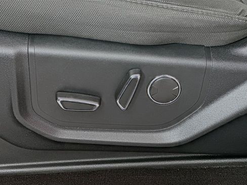 Used 2018 Ford F150 XLT w/ Equipment Group 302A Luxury AWD/4WD image 21