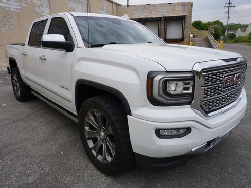 Used 2016 GMC Sierra 1500 Denali w/ Enhanced Driver Alert Package image 5