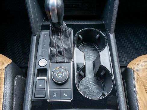 Used 2022 Volkswagen Atlas Cross Sport SEL Premium R-Line image 29