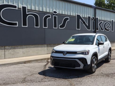 Used 2025 Volkswagen Taos S AWD/4WD image 1