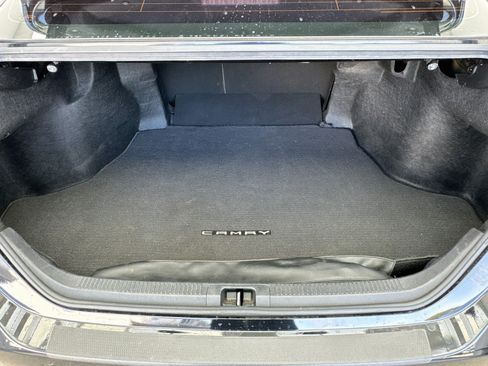 Used 2019 Toyota Camry SE w/ Carpet Mat Package FWD image 16