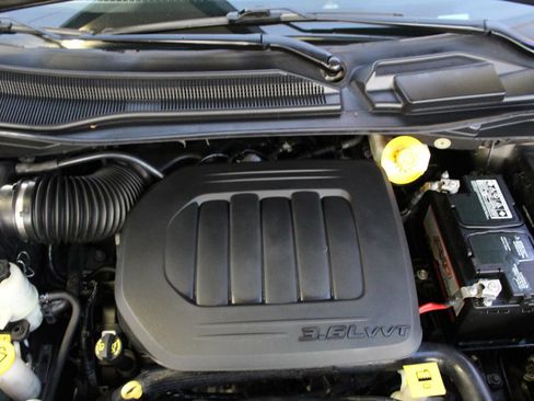 Used 2019 Dodge Grand Caravan SE FWD image 33