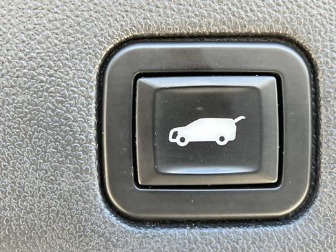 Used 2019 GMC Terrain SLT w/ Preferred Package FWD image 26