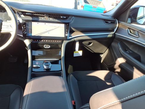 New 2026 Jeep Grand Cherokee Altitude image 16