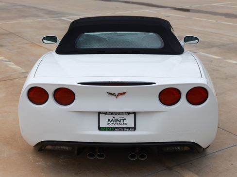 Used 2011 Chevrolet Corvette Convertible w/ Preferred Equipment Group RWD image 12