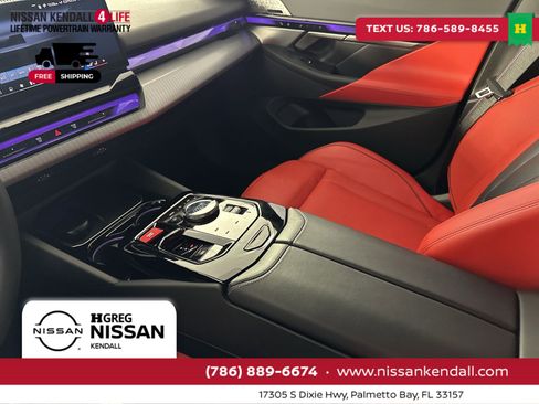 Used 2025 BMW M5 w/ Carbon Package image 25