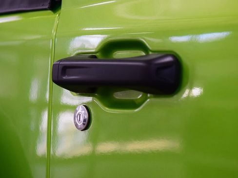 Used 2025 Jeep Wrangler Sport image 17