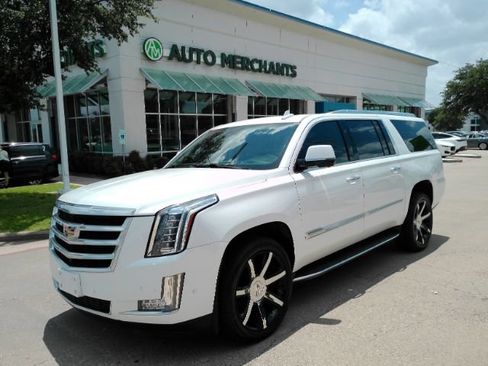Used 2020 Cadillac Escalade ESV Luxury AWD/4WD image 1