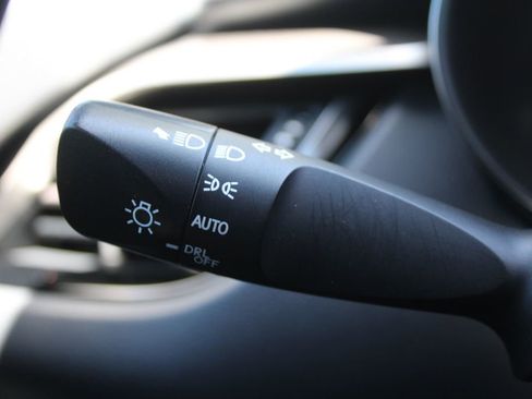 Used 2019 Toyota C-HR XLE FWD image 26