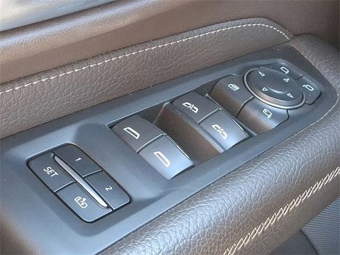 Used 2022 GMC Yukon Denali image 30